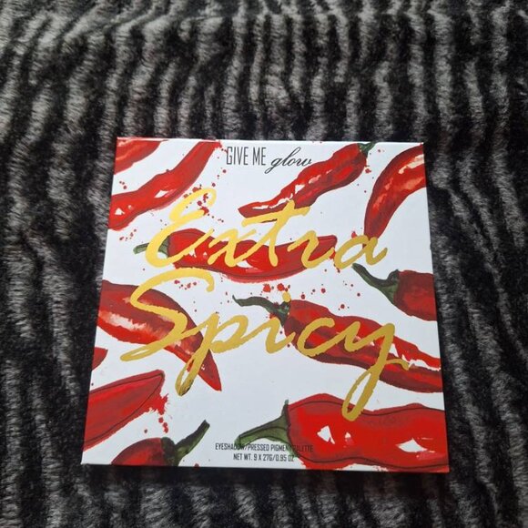 🌶️ Give Me Glow – “Extra Spicy” Eyeshadow Palette 🔥 - Picture 3 of 4